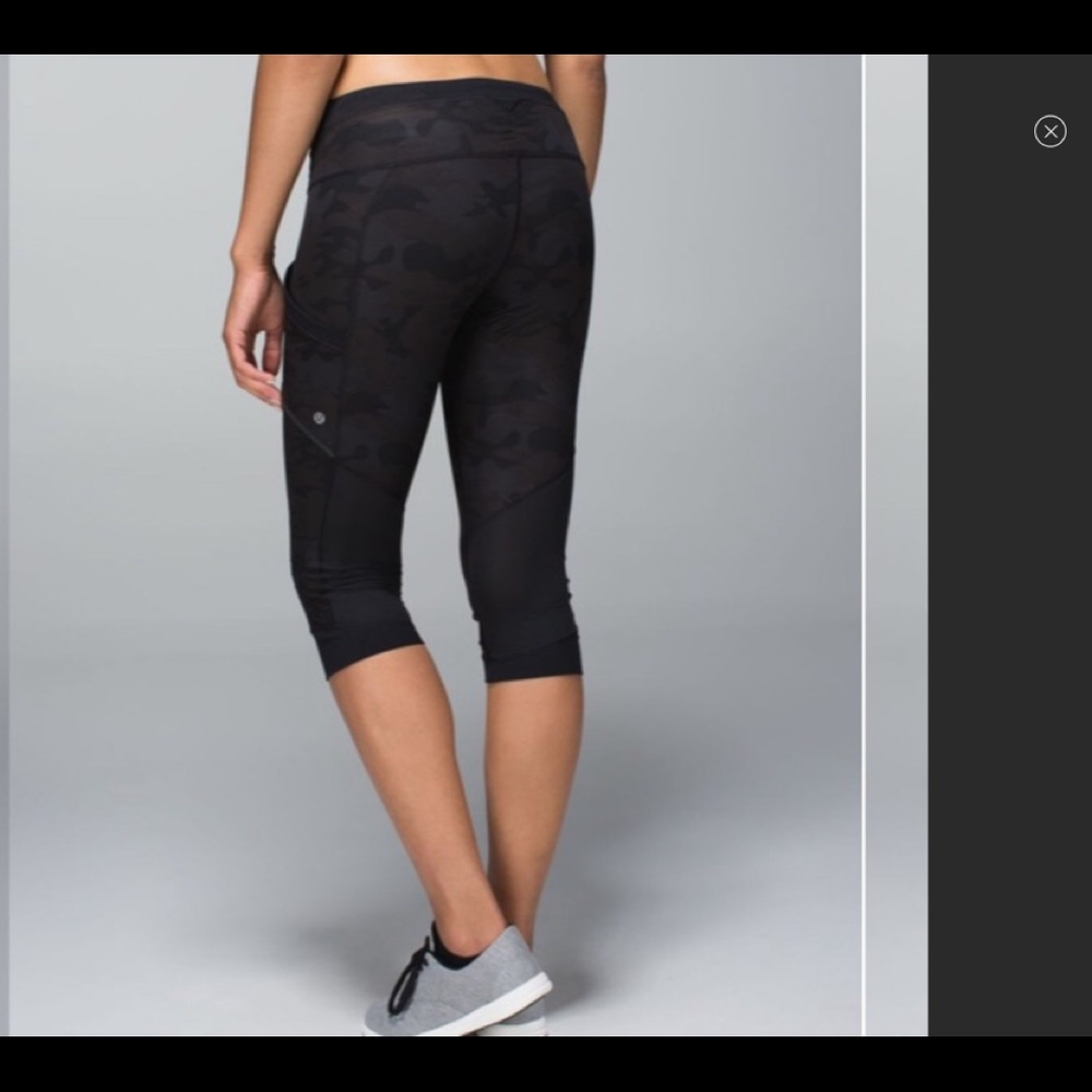 Lululemon dark Camo Luxtreme running crops 6